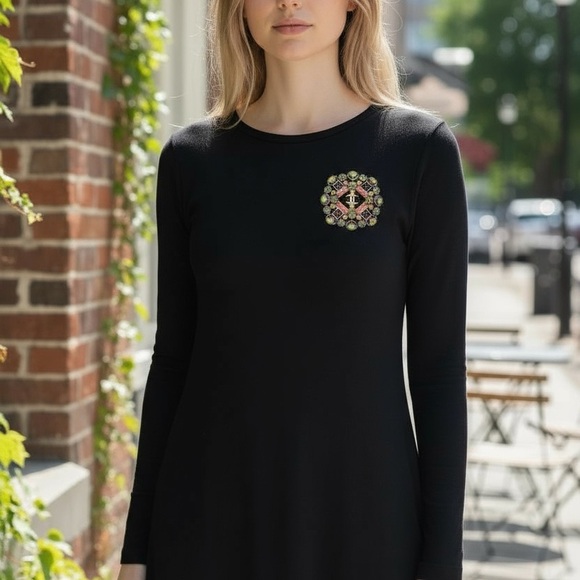 CHANEL RARE Vibrant Crystal Brooch with Silver Logo - Picture 9 of 10